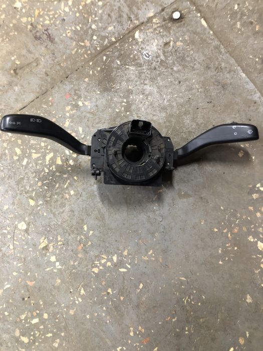 Перемичач поворотів підрульовий VW T 5