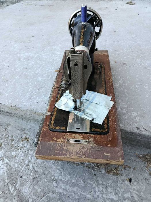 продам швейну машинку