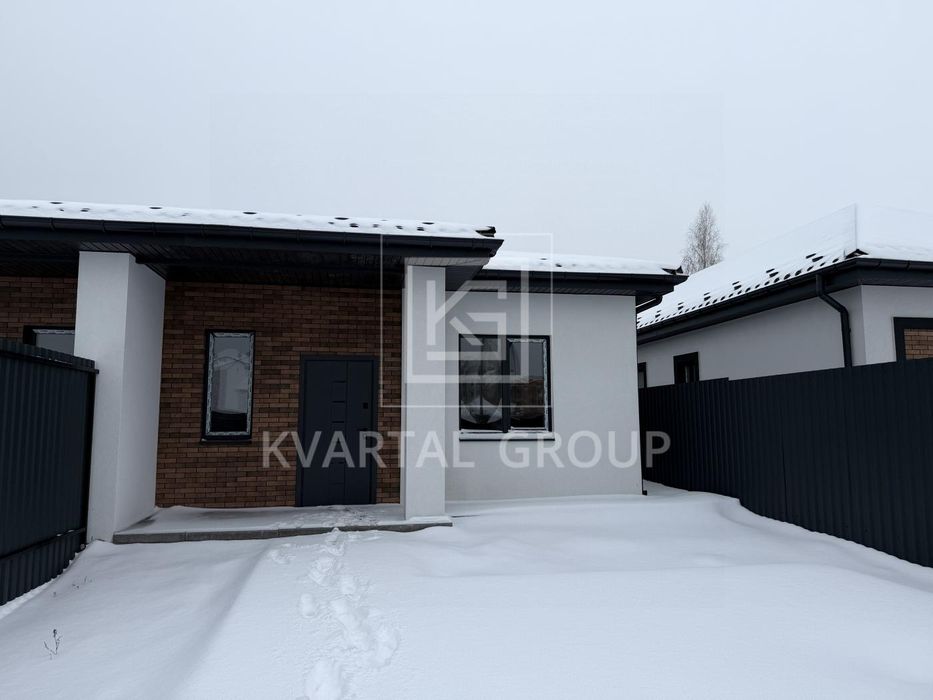 Продаж дуплексу з продуманим плануванням на ділянці 2,5 сотки