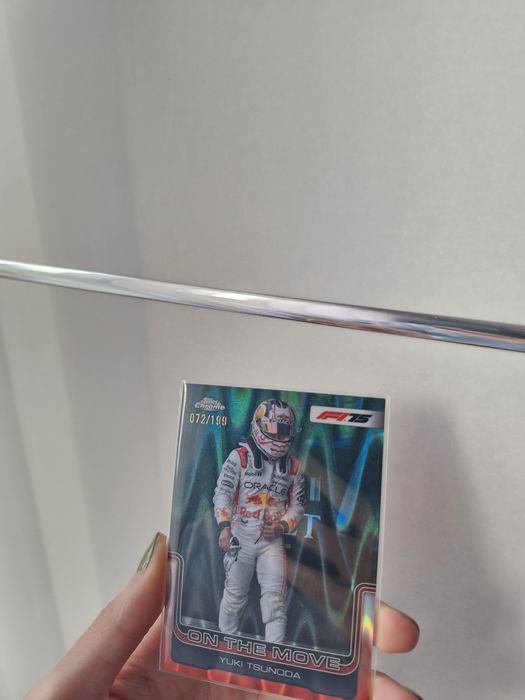 2025 Topps Chrome F1 Yuki Tsunoda Green RayWave /199 On The Move