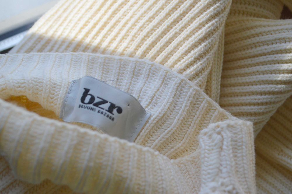 Bruuns Bazaar – kremowa sukienka swetrowa / długi sweter, 100% bawełna