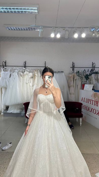 Весільне плаття розмір 42