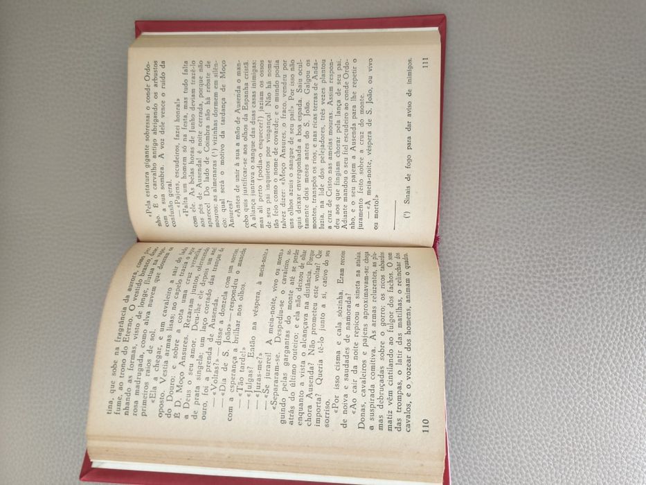 Livro antigo em português