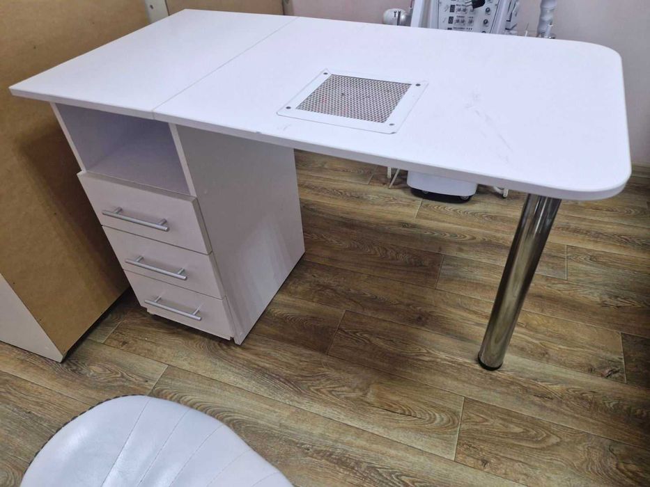 Стіл для манікюра 105/55/77