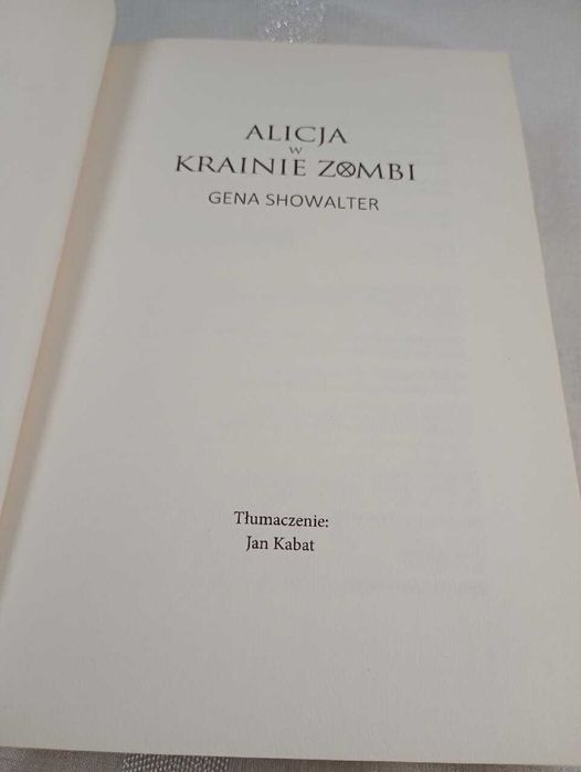 Alicja w Krainie Zombi. Gena Showalter