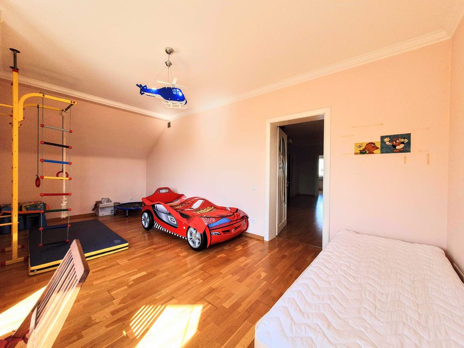 Здається 5-ти кімнатний БУДИНОК з ремонтом, котел на дровах/генератор.