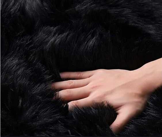 Mały ozdobny miękki dywanik "skóra owcza"