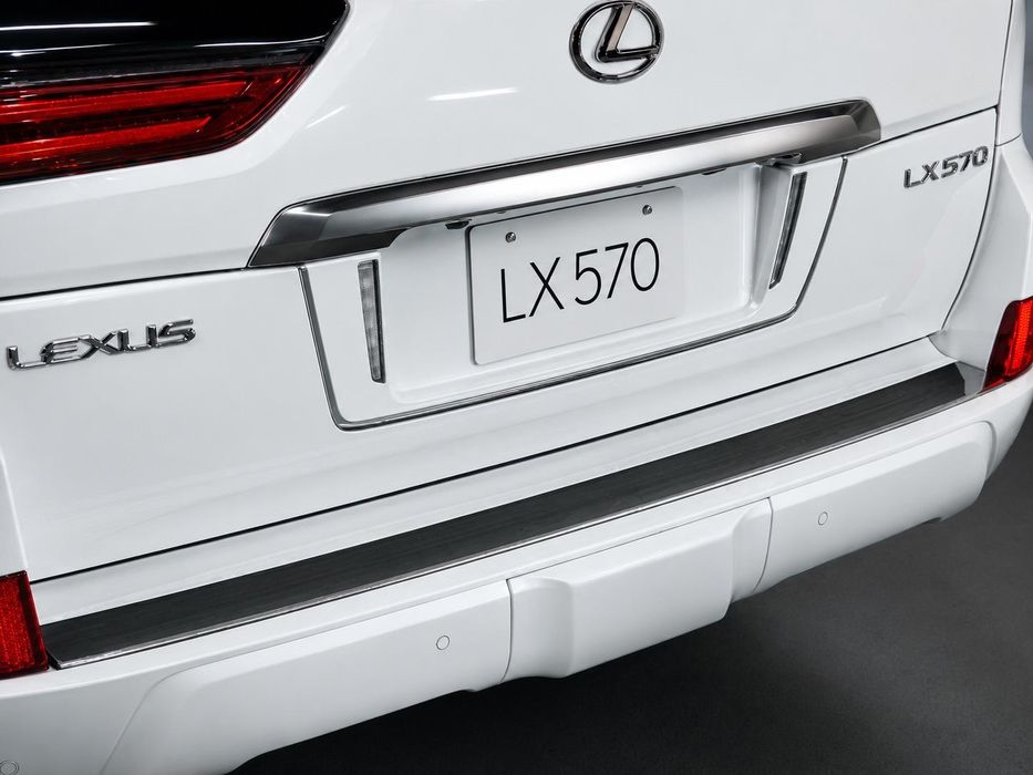 Lexus LX570/450d 2008-2022 рр. Задня підставка під номер з LED (2007-2023) Чорний колір