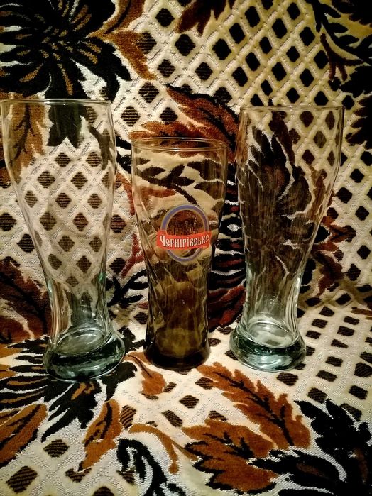 Бокалы пивные...