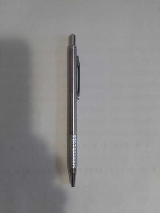 Lapiseira  com minas