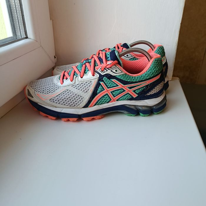 Кросівки ASICS GT 2000 р.37.5.Оригінал