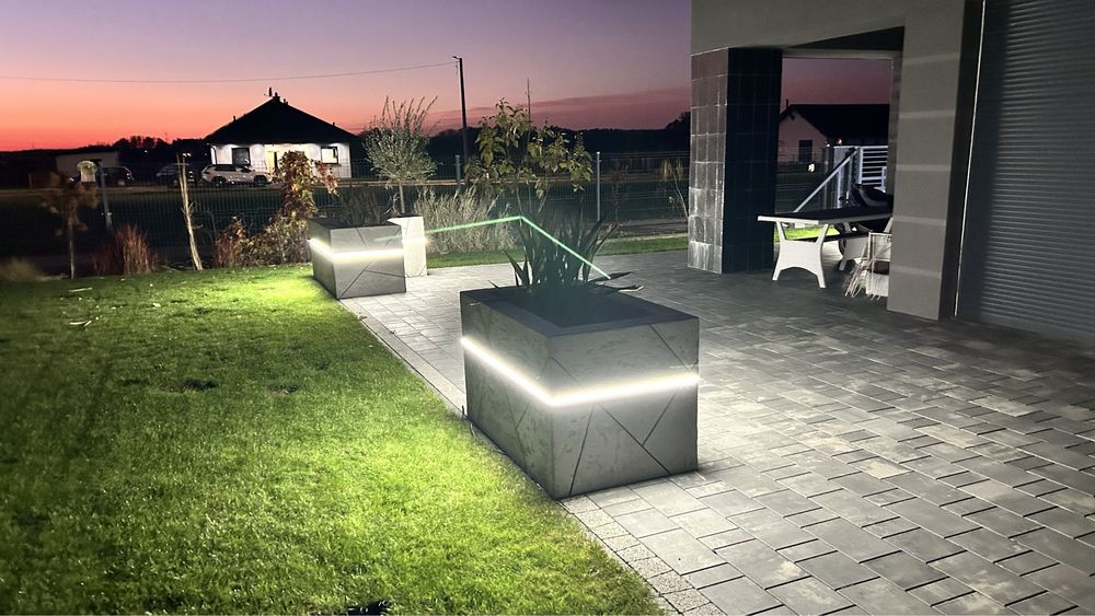 Sprzedam   Donice z Led