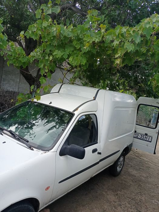 Продам Форд курьер