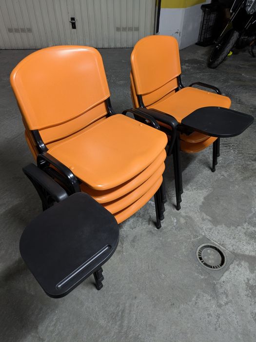 Cadeiras para formação com palmatória