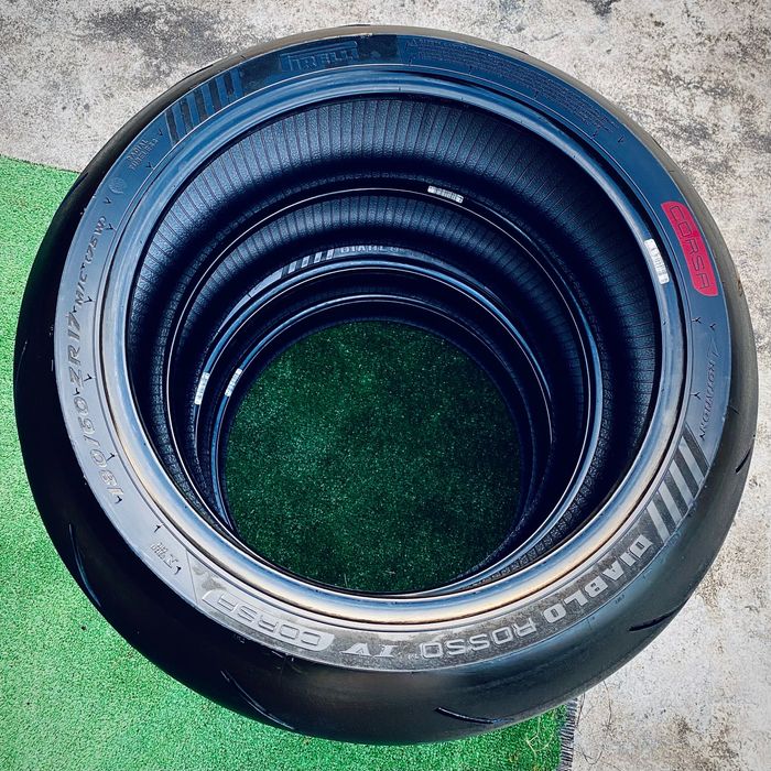 Pirelli Diablo Rosso IV Corsa