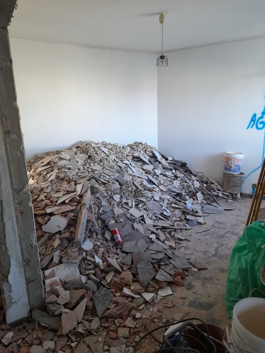 Demolicao/Entulhos/Limpeza Geral.