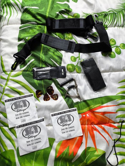 Guitarra + Violão + Caixa de som