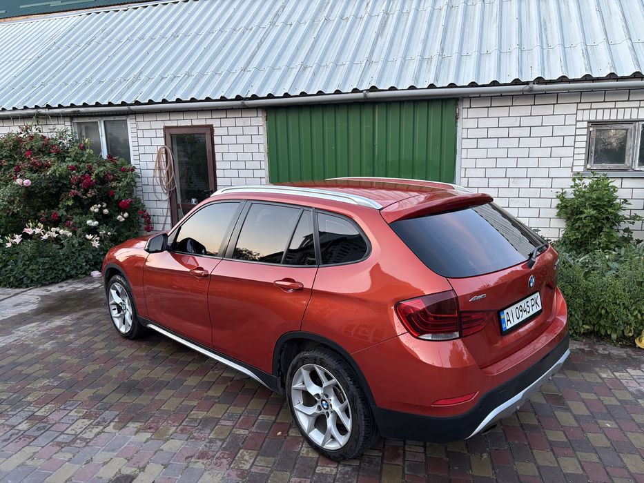 Автомобіль BMW X1 машина, легкова