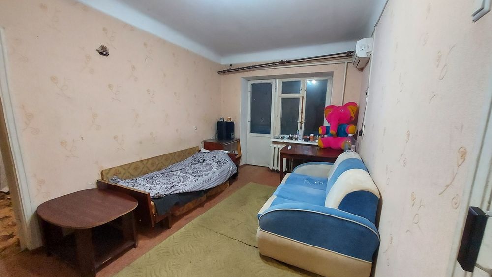 Продам 2-к квартиру в центре города возле парка Шевченко.