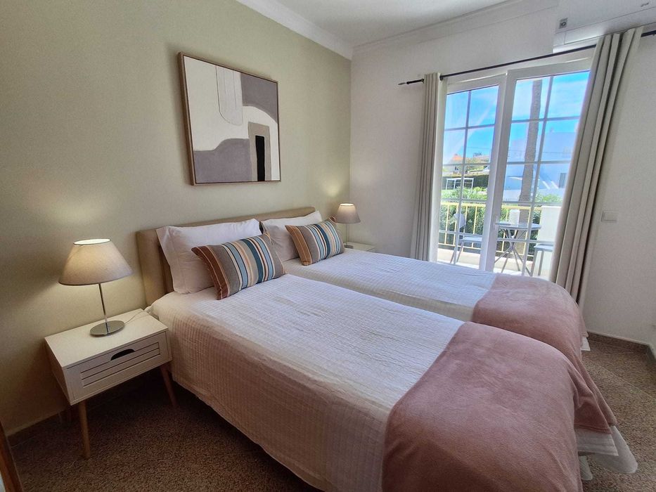 Villa p/ Ferias 4 quartos, piscina e proximo das praias -Albufeira