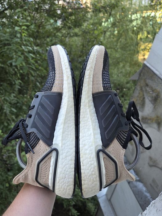 40.5р Adidas Ultraboost 19 жіночі кросівки