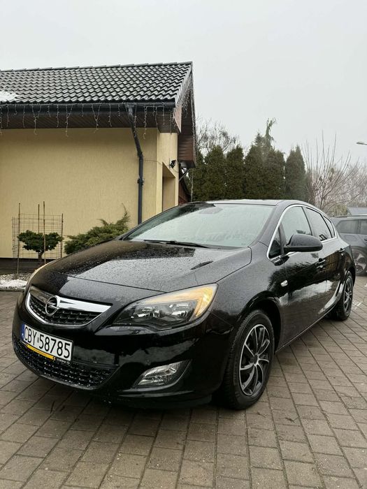 Opel Astra Opel Astra J 1.4T 140km Hatchback