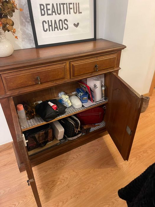 Aparador de madeira 2 portas