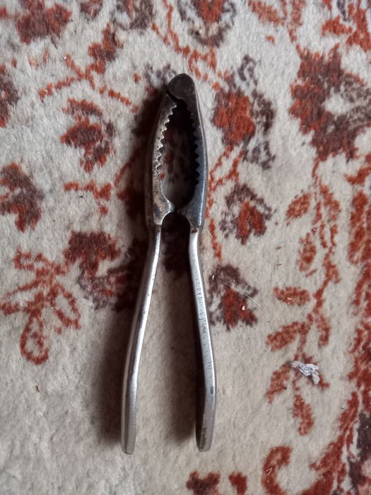 Орехокол советский