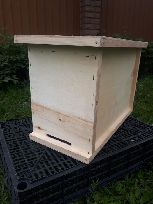 Роївниці, рійничка, ловушка для роїв, ящик для перевезення бджолопакет