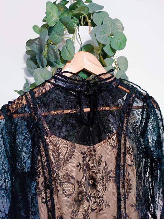 ASOS / Czarna koronkowa koszula z drapowaniem żabot kokardka / XS 34