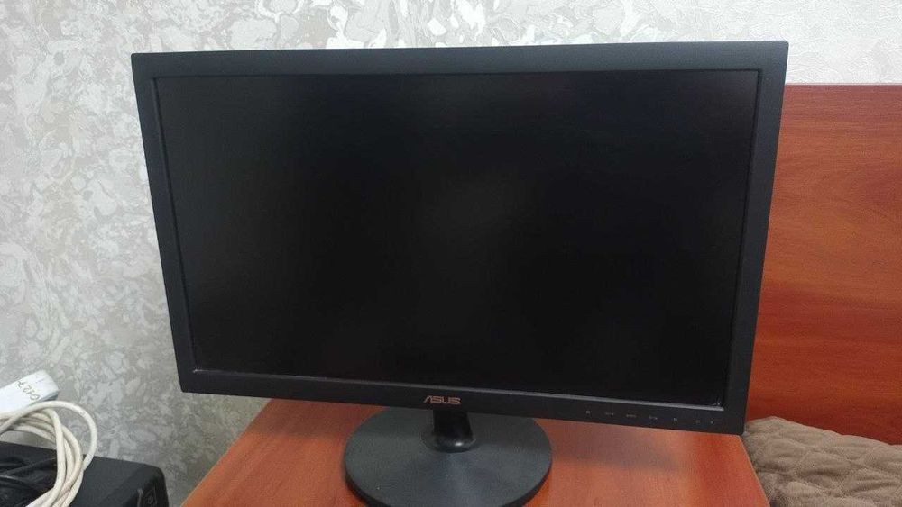 монітор ASUS VS229DA з діагоналлю 21,5 дюйма.