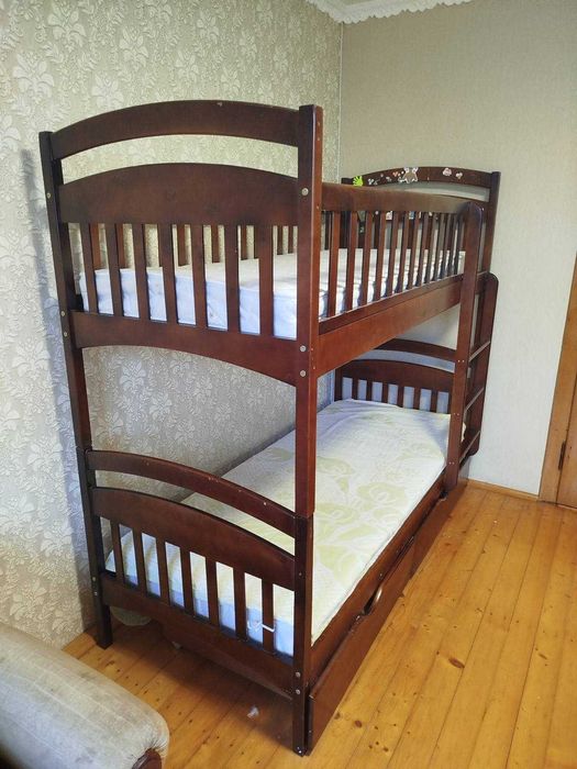Продам Двоярусне ліжко
