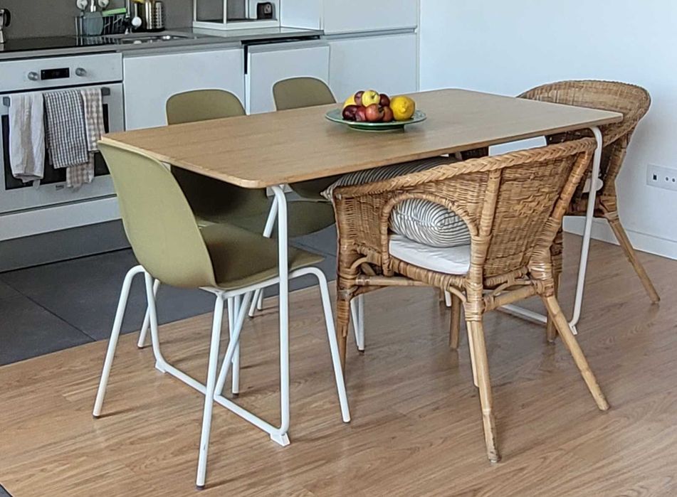 Conjunto Jantar: mesa e cadeiras IKEA