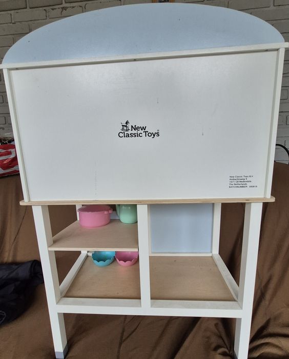 Іграшкове кафе New Classic Toys Bon   в ідеальному стані  з дерева.