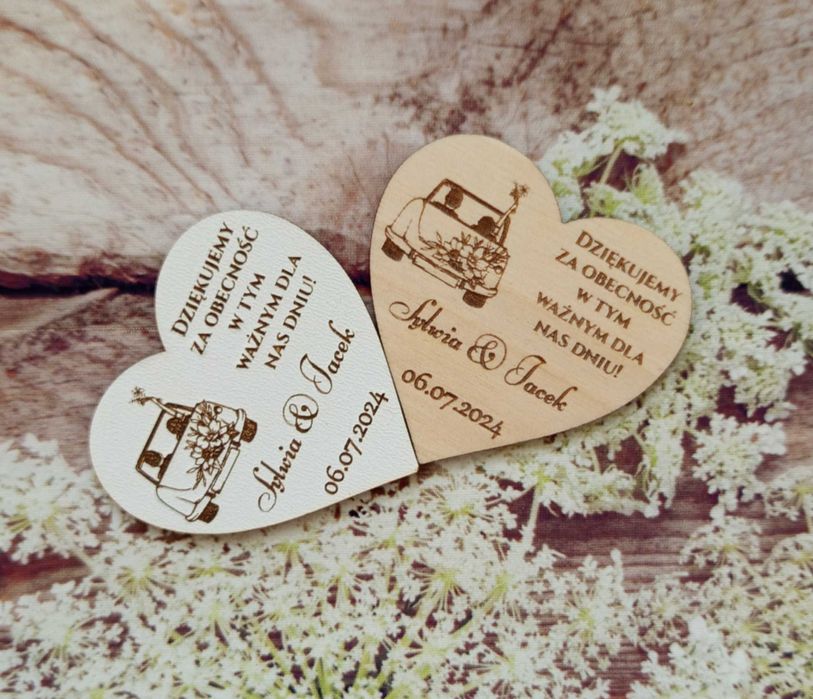 Magnesy  ślubne  z grawerem – auto z nowożeńcami  – 10 szt.