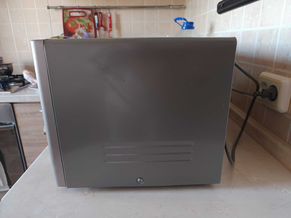 Продам микрохвильову піч Samsung MS23F302TAS