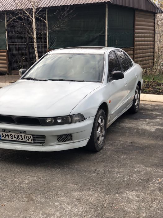 Mitsubishi Galant 8