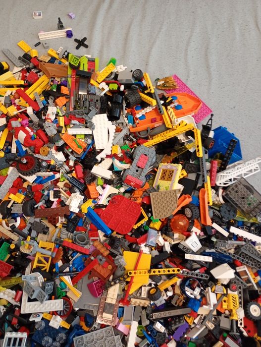 Lego mix  9,5kg.