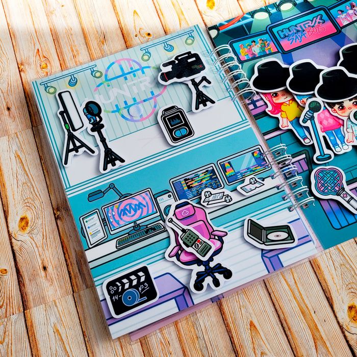 Książka na rzepy K-pop Demon Hunters. Lamibook. Huntrix