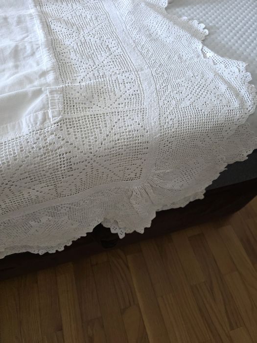 Toalha  com aplicação  de crochet
