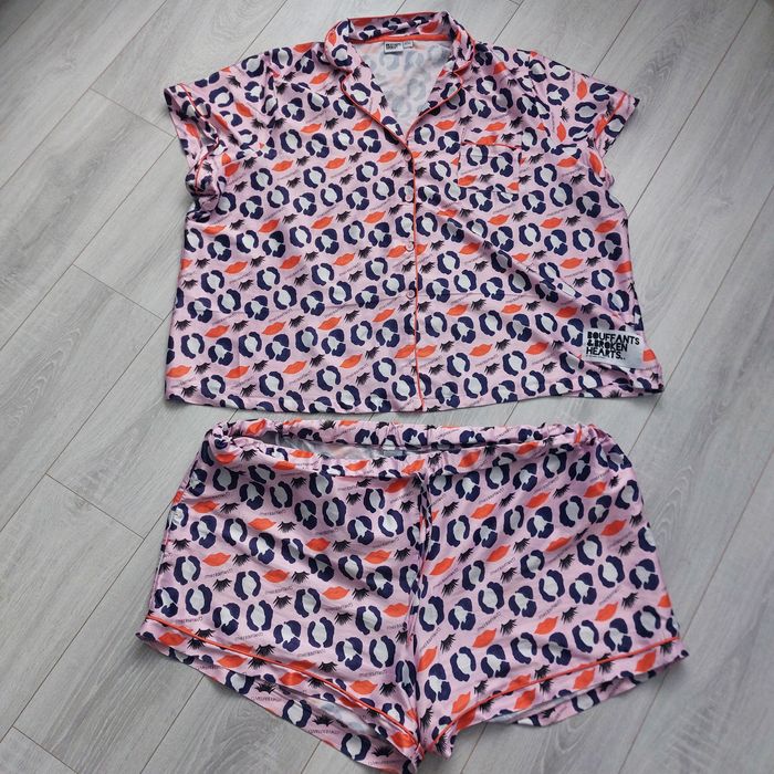 Жіноча піжама великих розмірів