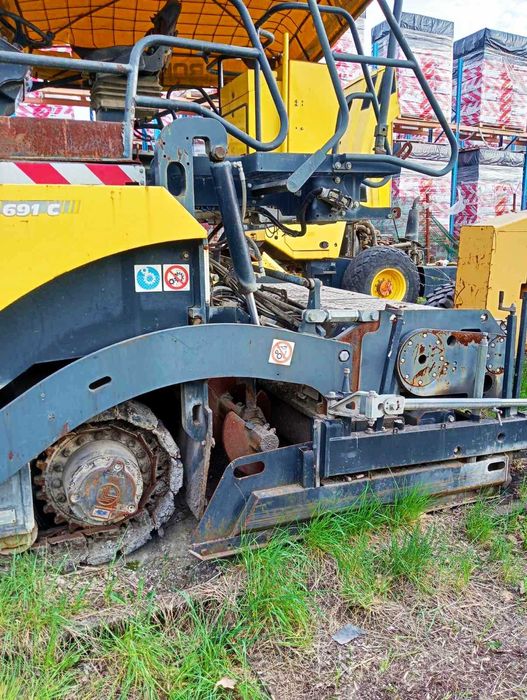 Асфальтоукладач BOMAG 691 C