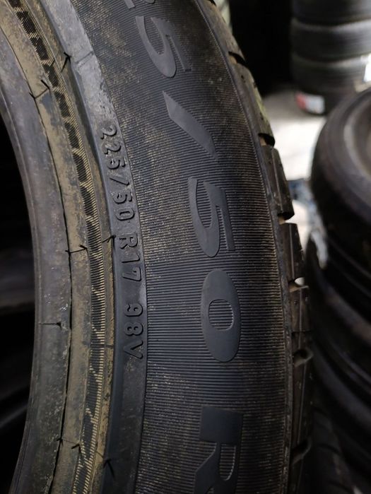 Нові Нові 225 50 17 98V Pirelli Cinturato P1 Verde