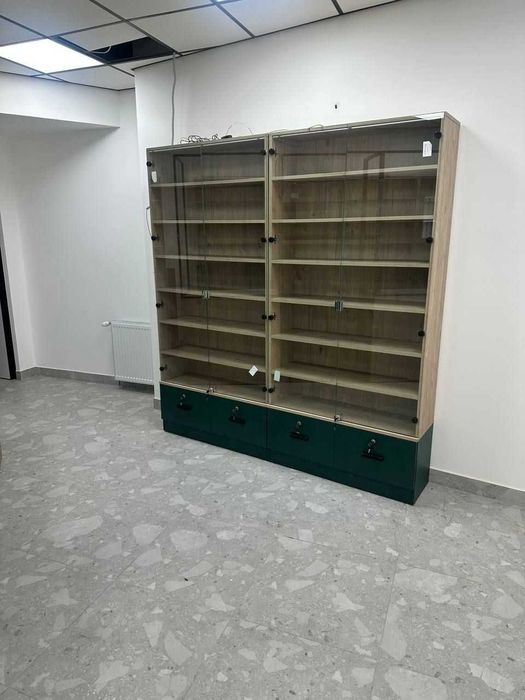Торгове обладнання для зоомагазинів та зоотоварів