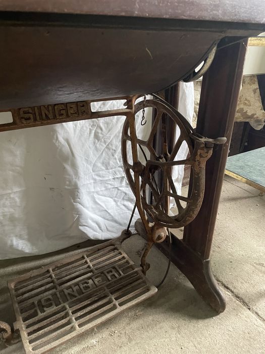 Antiga Maquina de Costura Singer