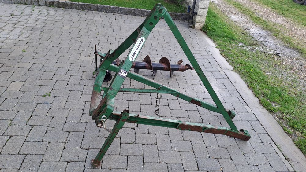 Wiertnica glebowa.