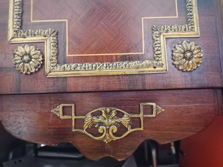 Móvel Bar Luís XV Pau-Santo e outras | Entalhadas | Excelente estado