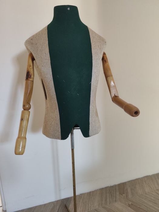 Manekin krawiecki vintage / tors wystawowy / drewniane ręce / regulacj