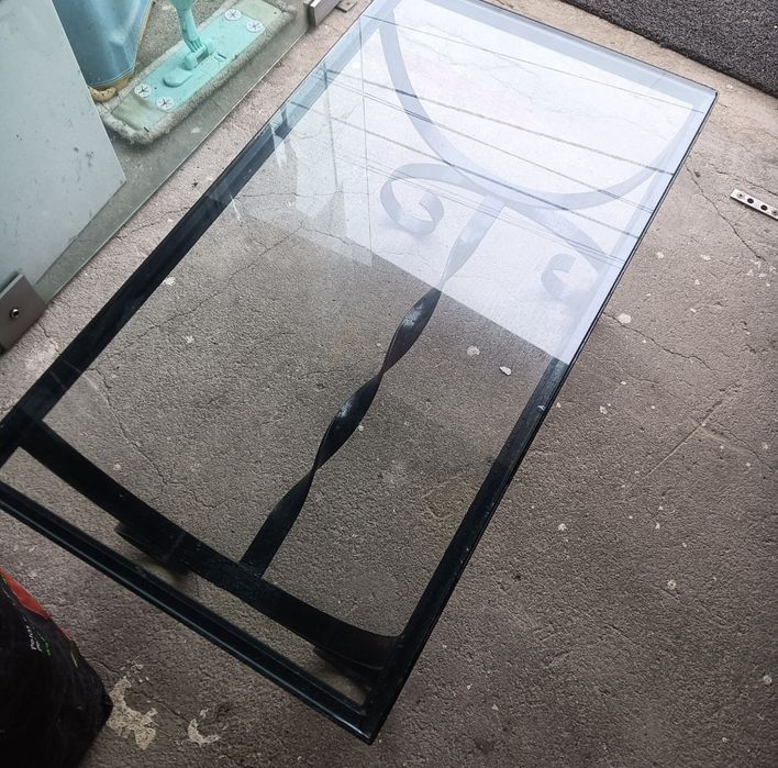 Mesa de centro estilo antigo