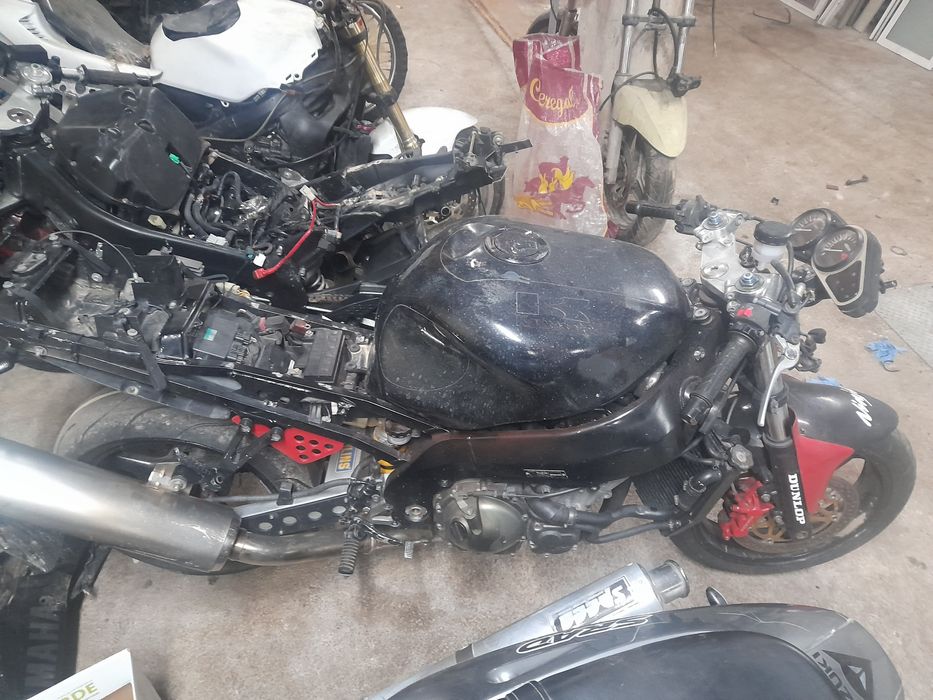 Yamaha  r1   peças. Kawasaki honda suzuki yama